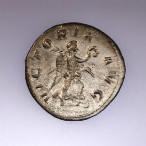 Philip-I-AR-Antoninianus-VICTORIA-AVG-RIC49b-rev