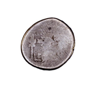 360 Legionary eagle between two standards, LEG VI below. Rev